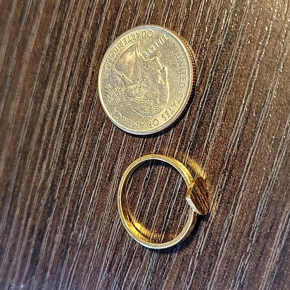 🤎 Goldtone Heart Ring - Picture 6 of 6